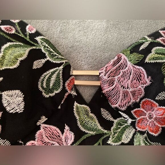 Guess Floral Mini Dress Womens 14 Embroidered Spaghetti Strap Party Padded - Picture 4 of 12